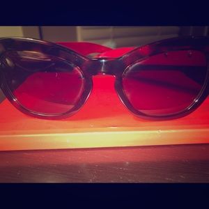 Valentino Sunglasses 🕶